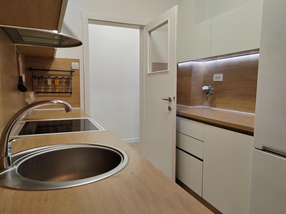 City Sqare Apartment Verde สโกเปีย ภายนอก รูปภาพ